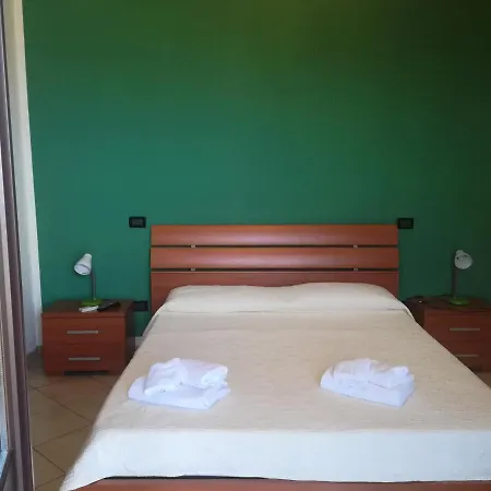 Paese Apartment Scilla